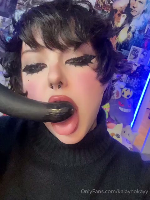 kookyafraidasiandamselfly.mp4