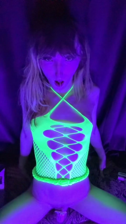 darkgreenscholarlypussycat.mp4